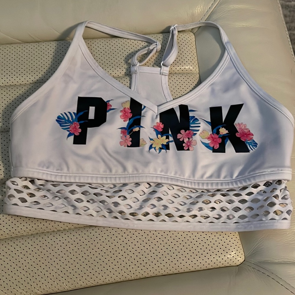 VS PINK ultimate sports bra